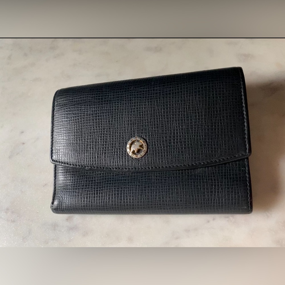 Hunting World Wallet